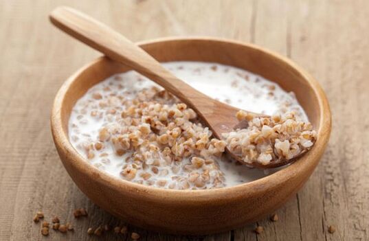 Buckwheat porridge nga adunay kefir